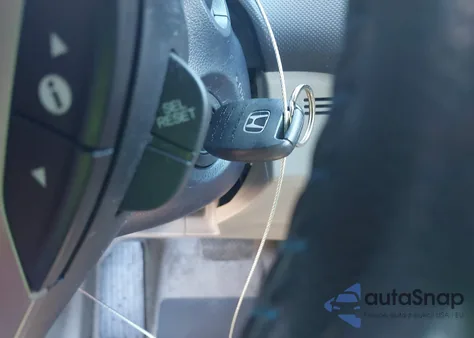 2010 Honda Insight Ex z USA, uszkodzony, nr VIN JHMZE2H7XAS012585